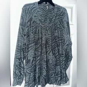 Free People Gray Patterned Button Down Shirt